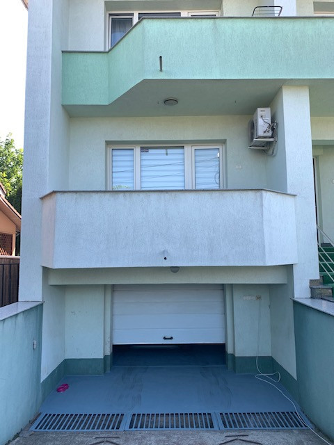 Vila de vanzare, 12 camere, zona Nord, Bacau