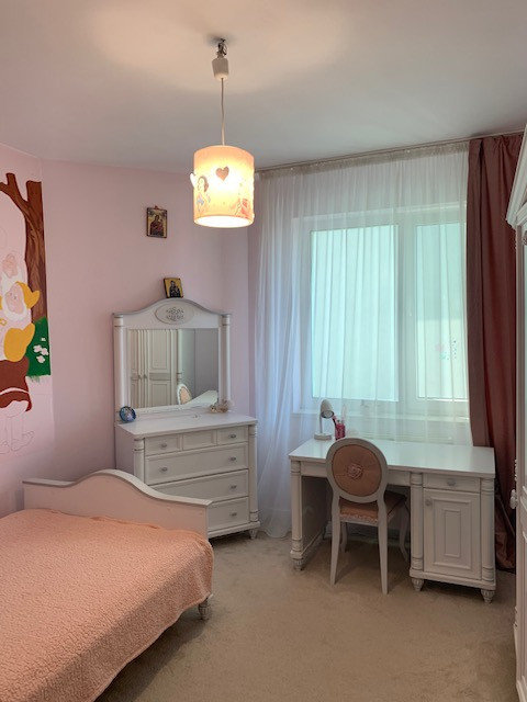 Vila de vanzare, 12 camere, zona Nord, Bacau