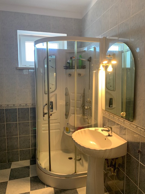 Vila de vanzare, 12 camere, zona Nord, Bacau