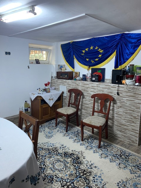 Vila de vanzare, 12 camere, zona Nord, Bacau