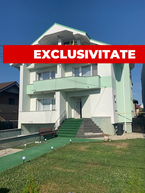 Vila de vanzare, 12 camere, zona Nord, Bacau