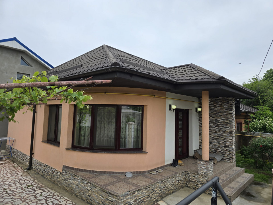 Casa- vila de vanzare / inchiriere zona Mioritei Bacau