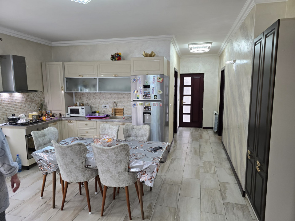 Casa- vila de vanzare / inchiriere zona Mioritei Bacau