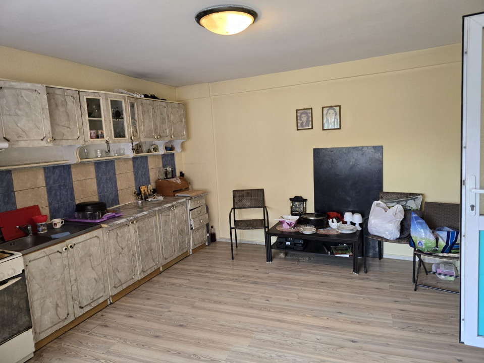 Casa- vila de vanzare / inchiriere zona Mioritei Bacau