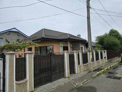 Casa- vila de vanzare / inchiriere zona Mioritei Bacau