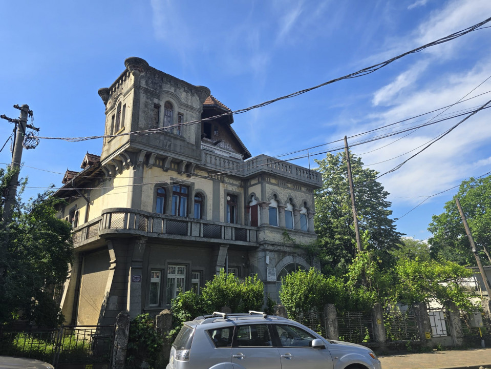 Casa Vila Anania monument istoric al orasului Bacau de vanzare