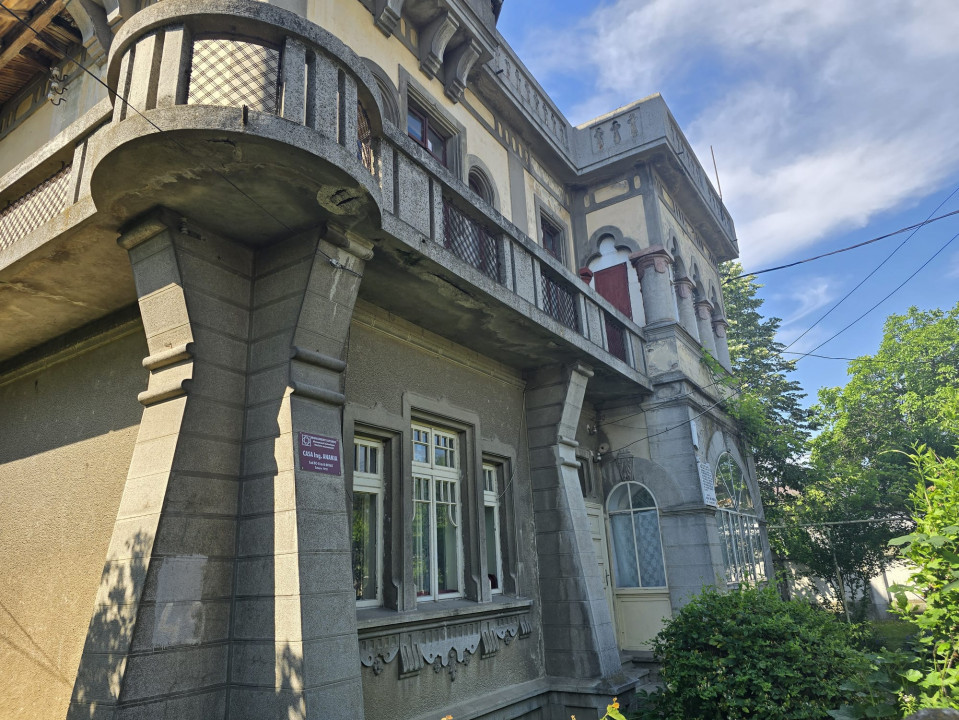 Casa Vila Anania monument istoric al orasului Bacau de vanzare