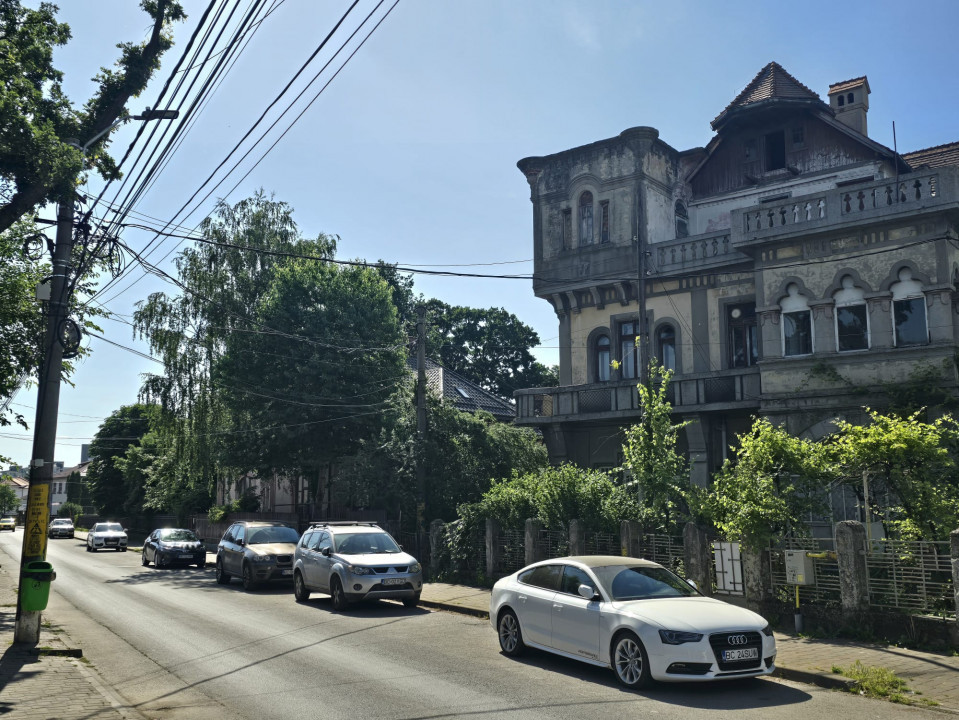 Casa Vila Anania monument istoric al orasului Bacau de vanzare