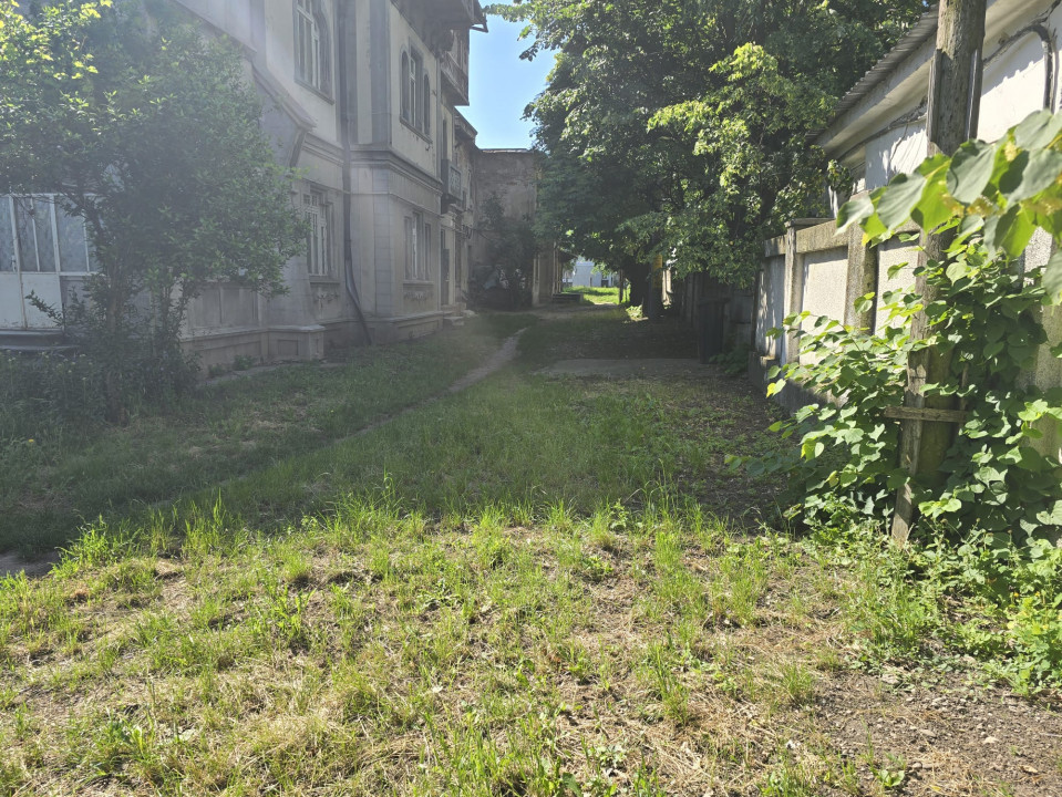 Casa Vila Anania monument istoric al orasului Bacau de vanzare