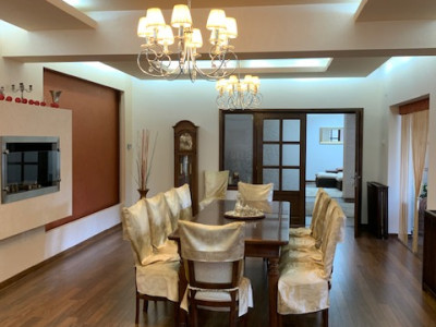 Vila de vanzare/inchiriere, ultracentral, str. Nicolae Titulescu, Bacau