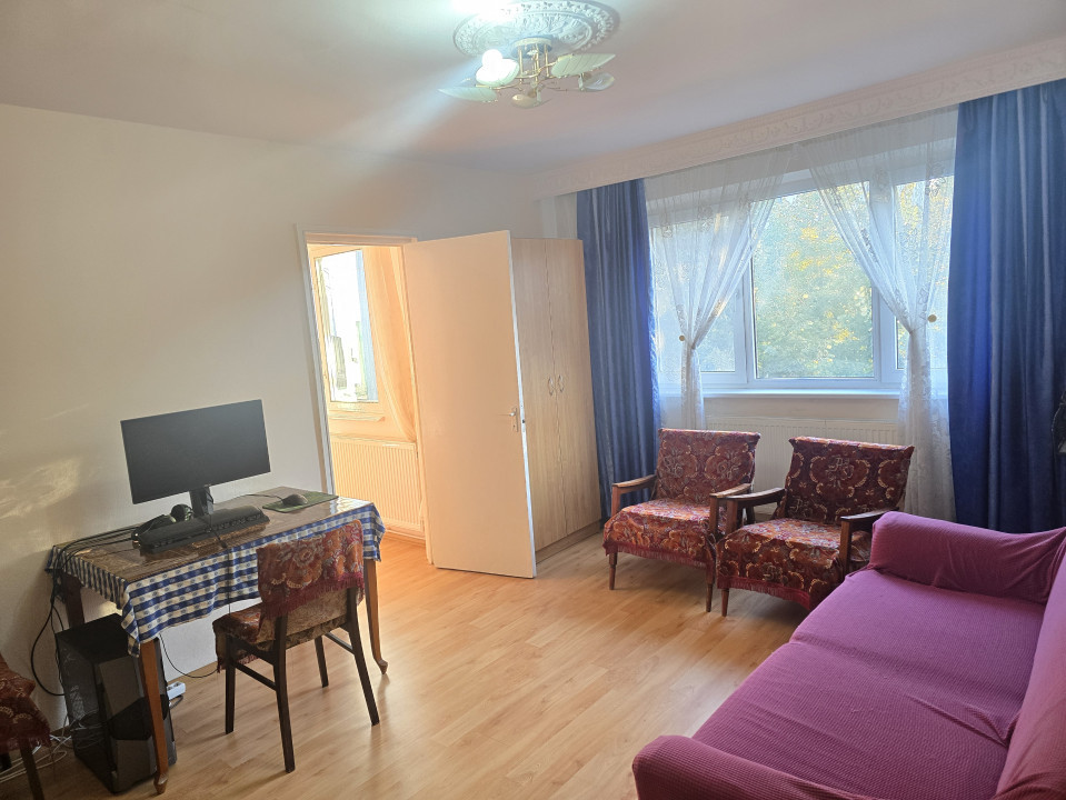 Apartament 2 camere de vânzare etj.3