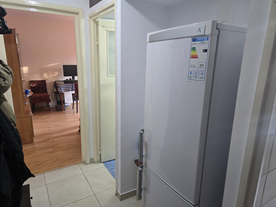 Apartament 2 camere de vânzare etj.3