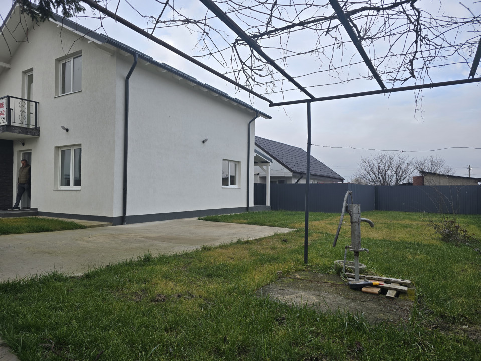 Casa noua de vanzare in Saucesti Bacau