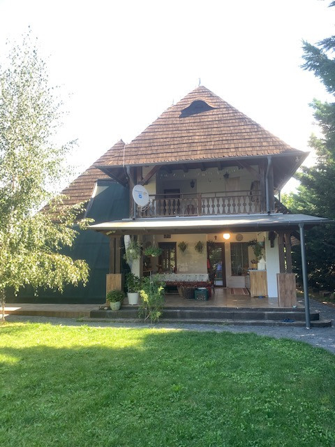 Vila stil traditional de vanzare, loc. Fantanele, jud Bacau