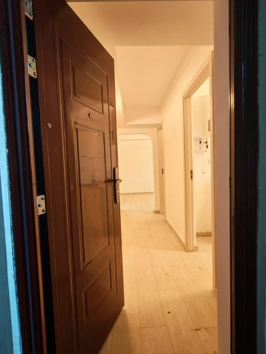 Ideal pentru birou/salon/cabinet /inchiriere !!!