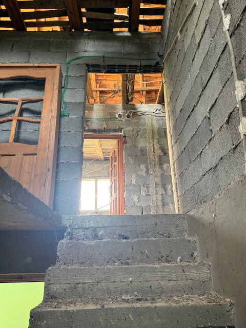 Casa cu etaj de vanzare sat Beresti, com. Sascut, jud. Bacau