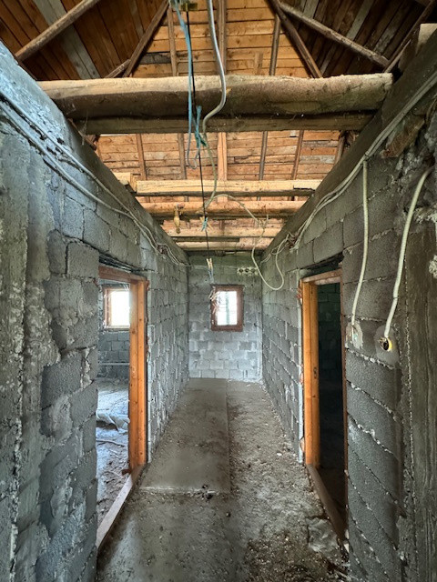 Casa cu etaj de vanzare sat Beresti, com. Sascut, jud. Bacau