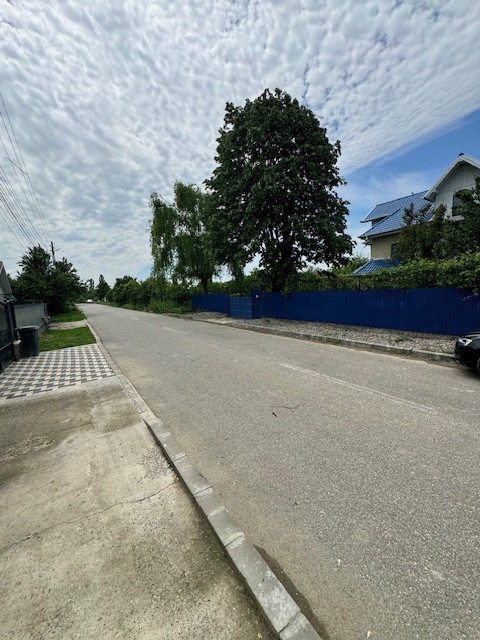 Casa cu etaj de vanzare sat Beresti, com. Sascut, jud. Bacau