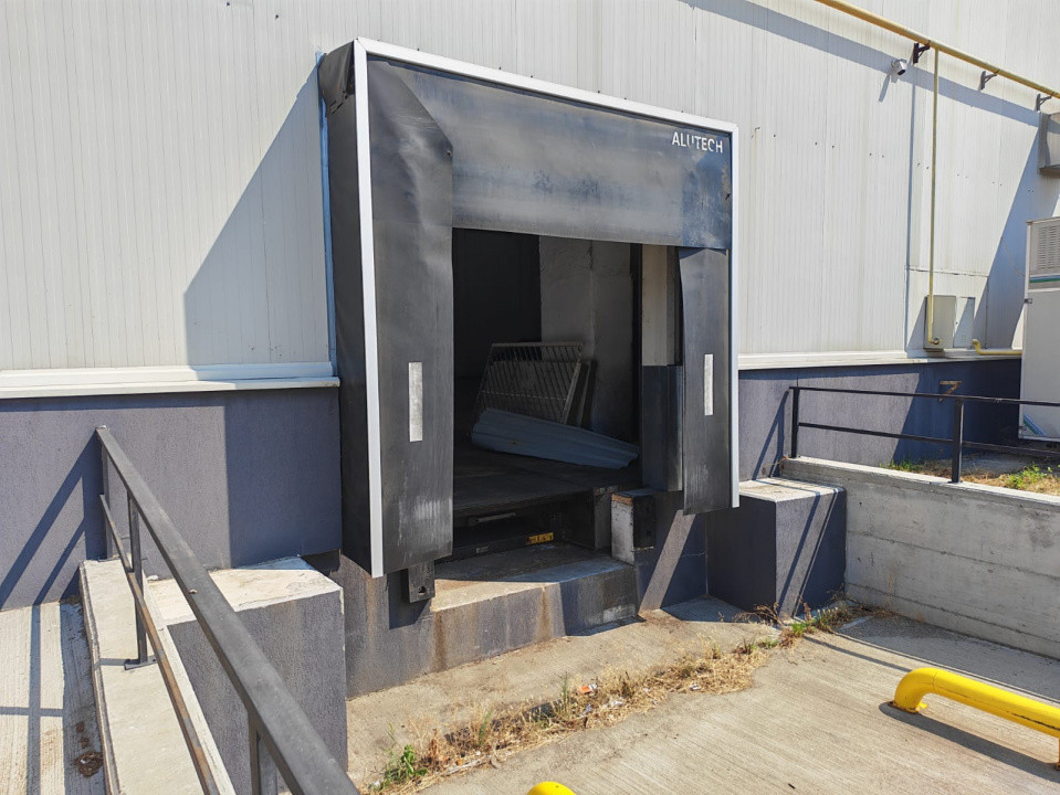 Hale industriale si birouri de inchiriat!! 575-3855 mp