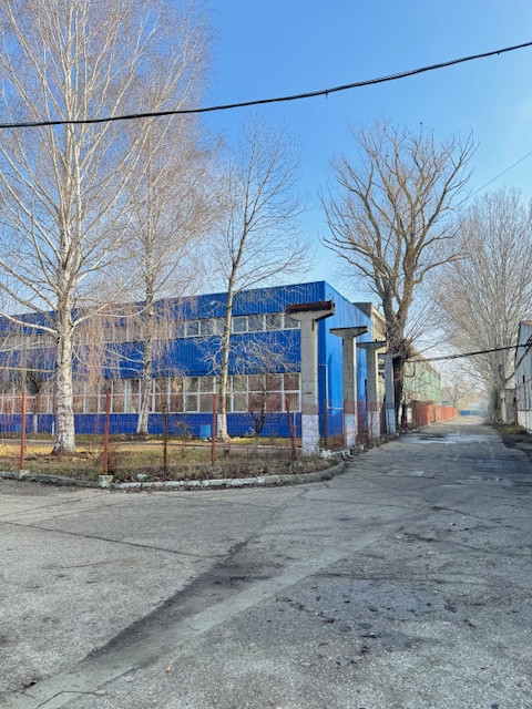 Vanzare/inchiriere 1-3 HALE si 1 cladire BIROURI, zona industriala mun. VASLUI 