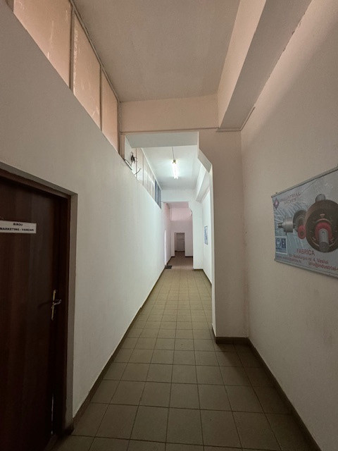 Vanzare/inchiriere 1-3 HALE si 1 cladire BIROURI, zona industriala mun. VASLUI 