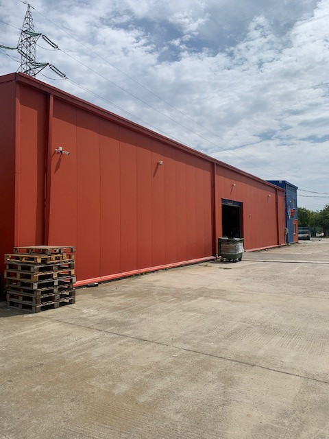 Hala de vanzare, an 2008, zona industriala Bacau