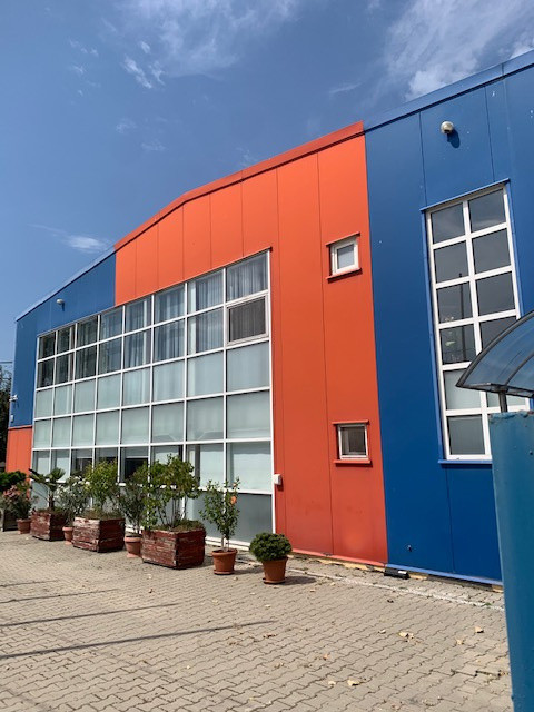 Hala de vanzare, an 2008, zona industriala Bacau