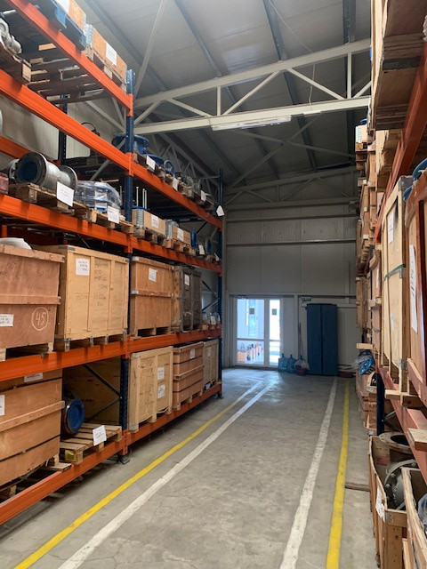 Hala de vanzare, an 2008, zona industriala Bacau