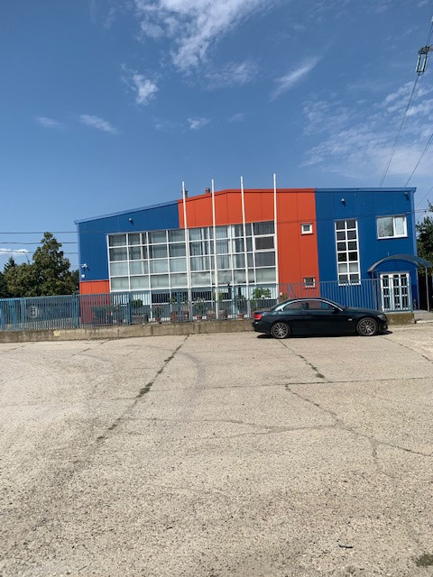 Hala de vanzare, an 2008, zona industriala Bacau