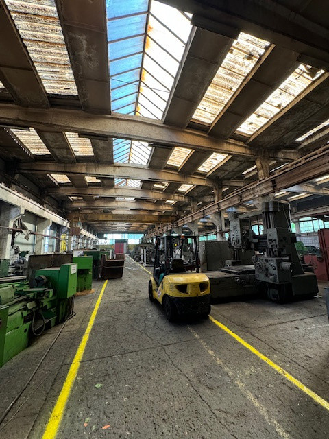 Vanzare/inchiriere FABRICA cu 3 HALE si BIROURI, zona industriala mun. VASLUI