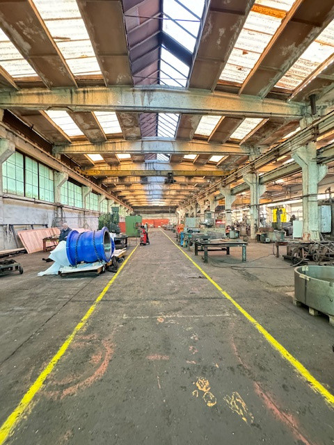 Vanzare/inchiriere FABRICA cu 3 HALE si BIROURI, zona industriala mun. VASLUI
