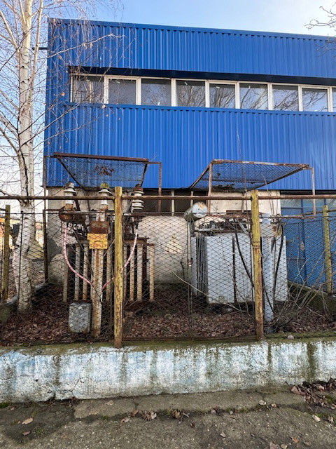 Vanzare/inchiriere FABRICA cu 3 HALE si BIROURI, zona industriala mun. VASLUI
