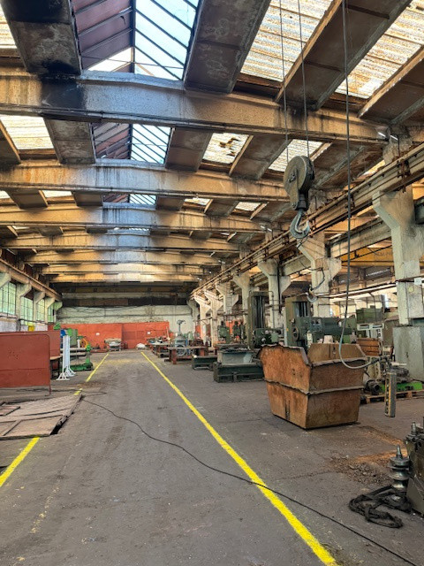 Vanzare/inchiriere FABRICA cu 3 HALE si BIROURI, zona industriala mun. VASLUI