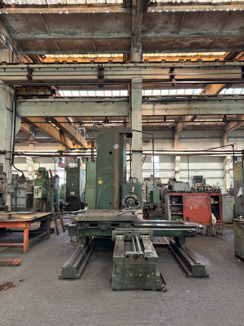 Vanzare/inchiriere FABRICA cu 3 HALE si BIROURI, zona industriala mun. VASLUI