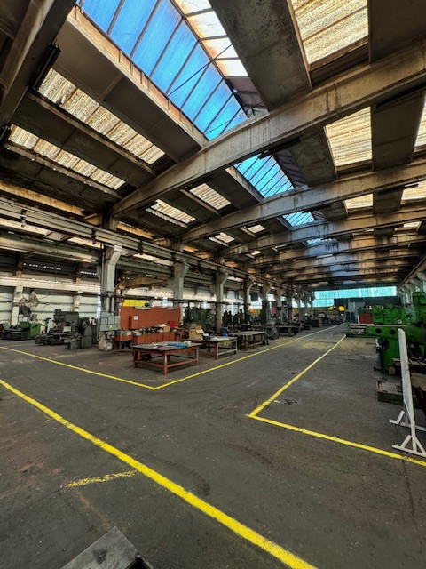 Vanzare/inchiriere FABRICA cu 3 HALE si BIROURI, zona industriala mun. VASLUI