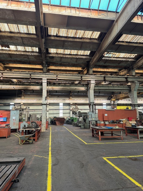 Vanzare/inchiriere FABRICA cu 3 HALE si BIROURI, zona industriala mun. VASLUI