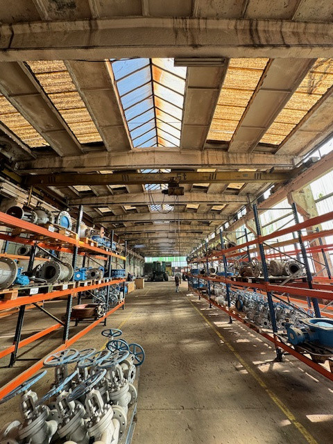 Vanzare/inchiriere FABRICA cu 3 HALE si BIROURI, zona industriala mun. VASLUI