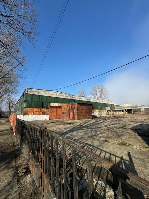 Vanzare/inchiriere FABRICA cu 3 HALE si BIROURI, zona industriala mun. VASLUI