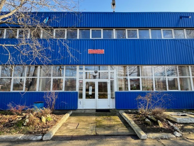 Vanzare/inchiriere FABRICA cu 3 HALE si BIROURI, zona industriala mun. VASLUI