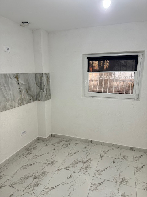 Spatiu comercial de vanzare, central, BUHUSI, jud. Bacau