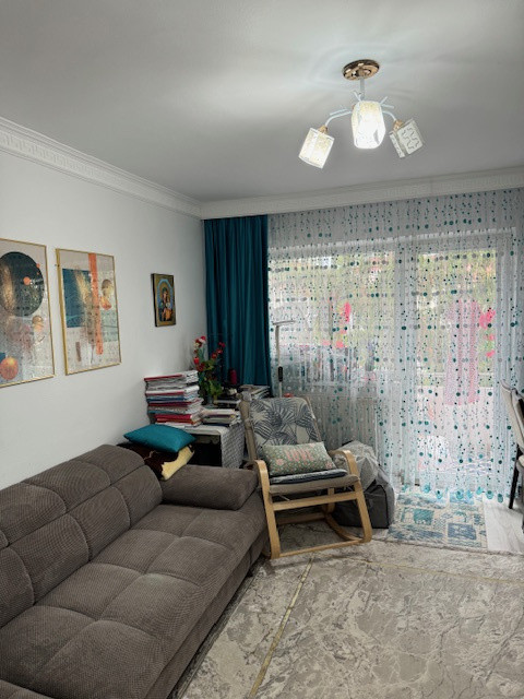 Apartament 2 camere+boxa de vanzare, etaj 2, str. Cornisa, Bacau