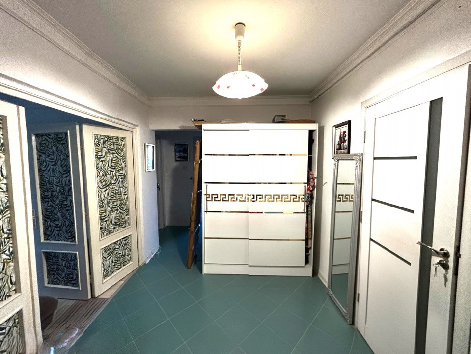 Apartament 2 camere+boxa de vanzare, etaj 2, str. Cornisa, Bacau