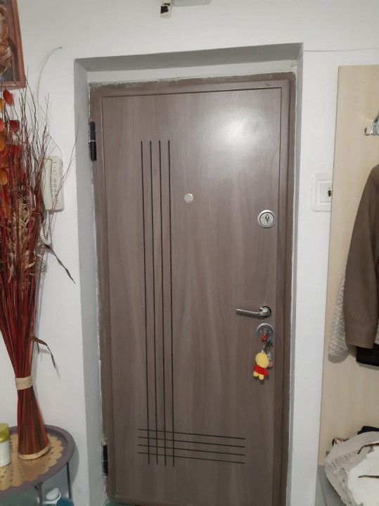 Apartament 2 camere+boxa de vanzare, etaj 2, str. Cornisa, Bacau