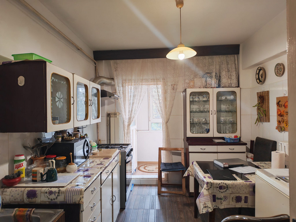 Apartament 3 camere str Emil Racovita