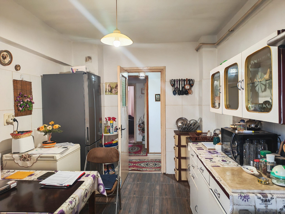 Apartament 3 camere str Emil Racovita