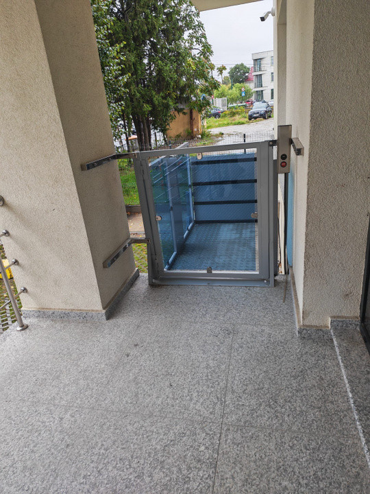 Spatiu comercial ideal reprezentanta, clinica