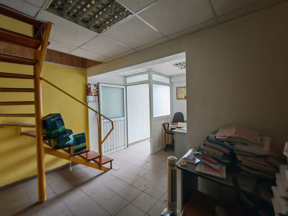 Hala vanzare Calea Republicii