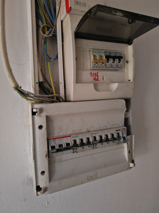 Hala vanzare Calea Republicii