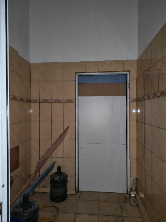 Hala vanzare Calea Republicii