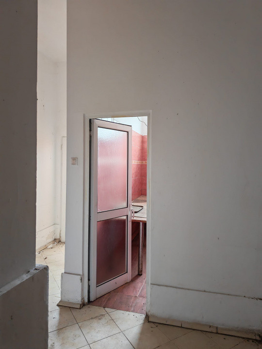 Hala vanzare Calea Republicii